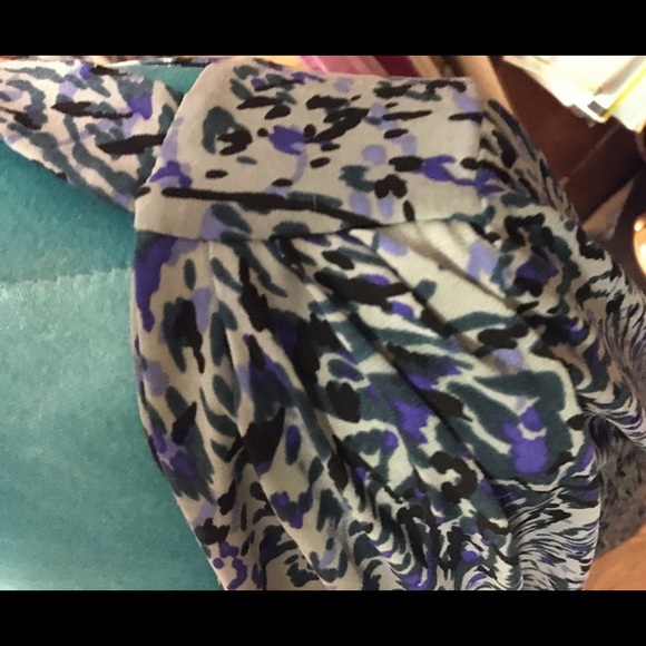 BCBGeneration Print Dress Wrap Style Front Pleats Cut out back Long Sleeve Sexy - Picture 8 of 10